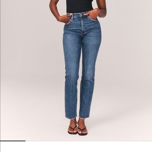 A&F The 90s Straight Ultra Rise Jeans Curve Love